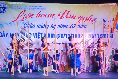 Video Đêm diễn văn nghệ chào mừng ngày Nhà giáo Việt Nam năm 2019